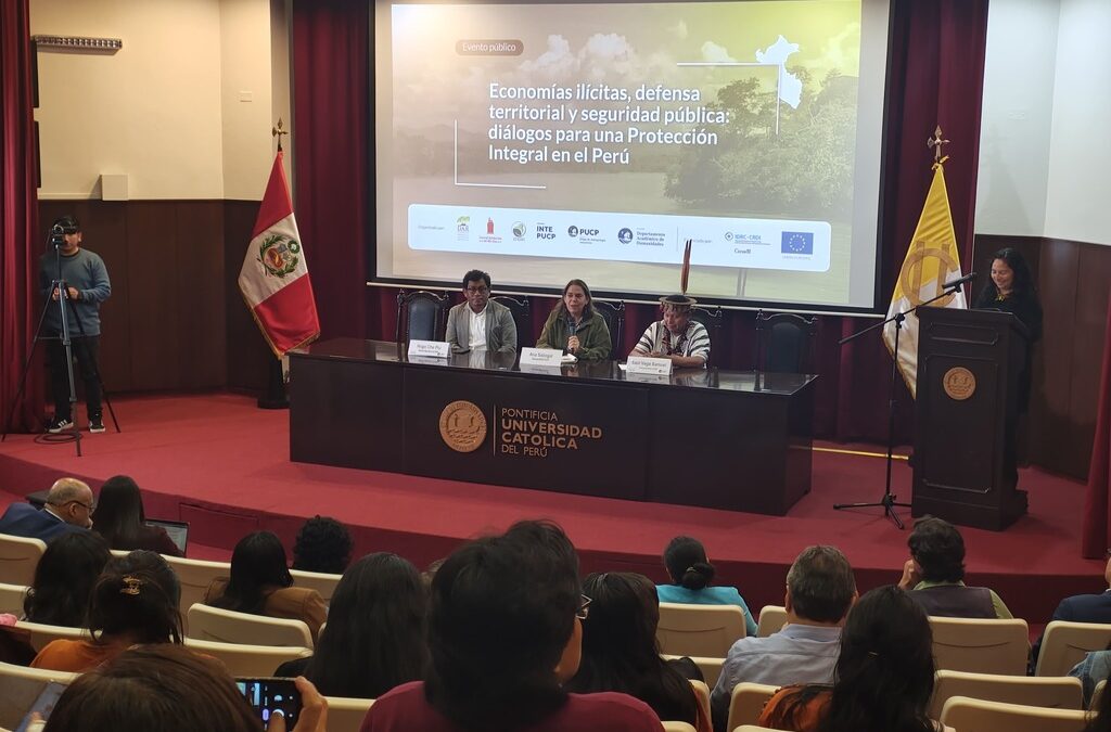 Del bosque a la ciudad: Especialistas analizan cómo las Economías Ilícitas afectan a Personas Defensoras y fortalecen Redes Criminales Urbanas