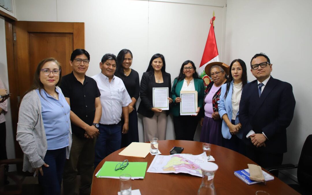 Sociedad civil y pueblos indígenas abren diálogo con la diputada Giannina Avendaño para proteger la Amazonía y los territorios PIACI